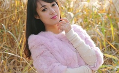 美女被打光屁屁